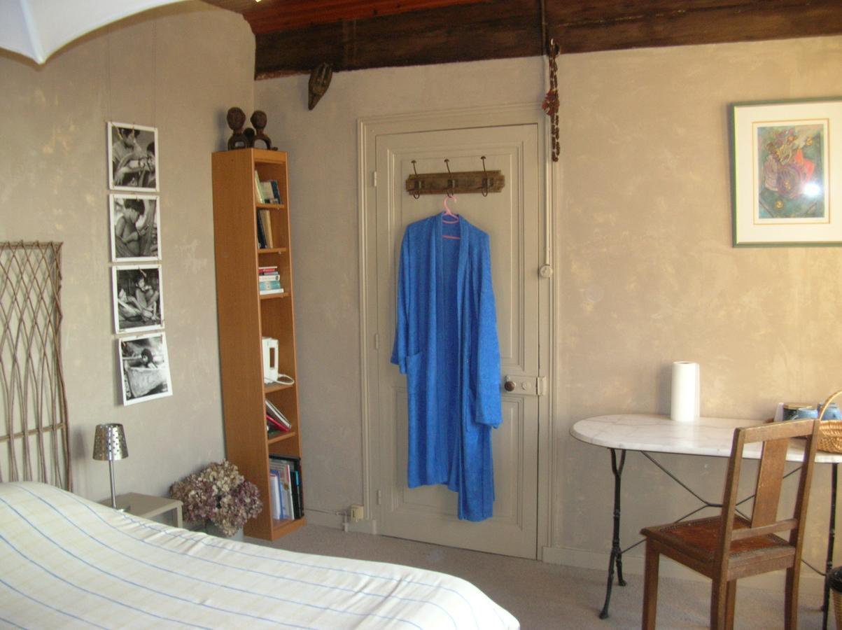 B&B "Les Remparts" Vouvant 객실 사진