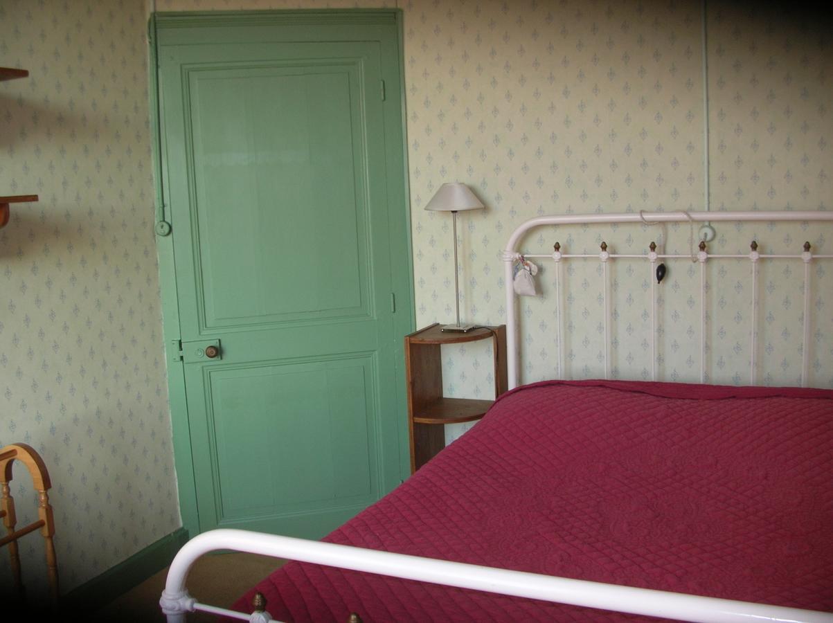 B&B "Les Remparts" Vouvant 객실 사진
