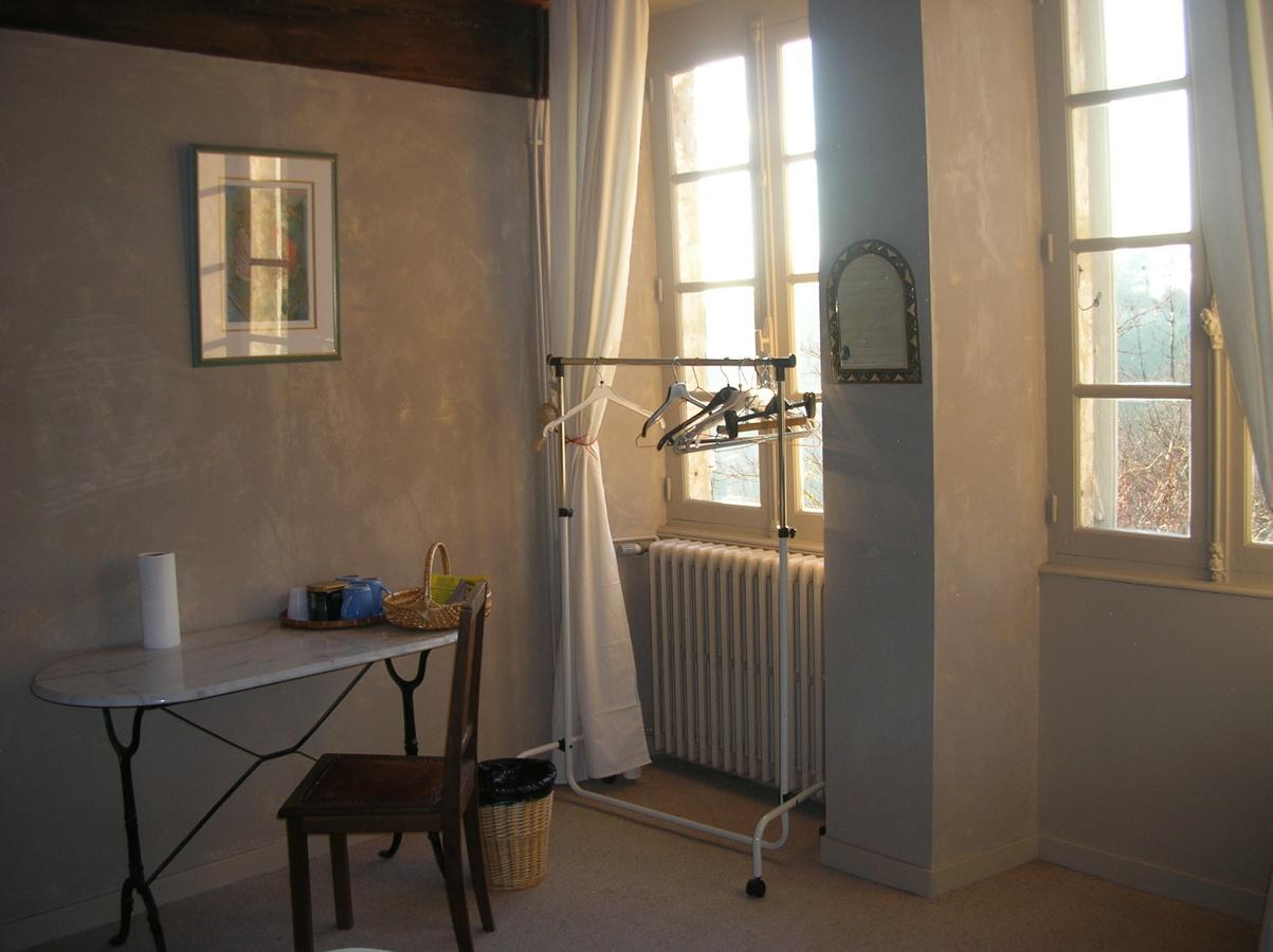 B&B "Les Remparts" Vouvant 객실 사진